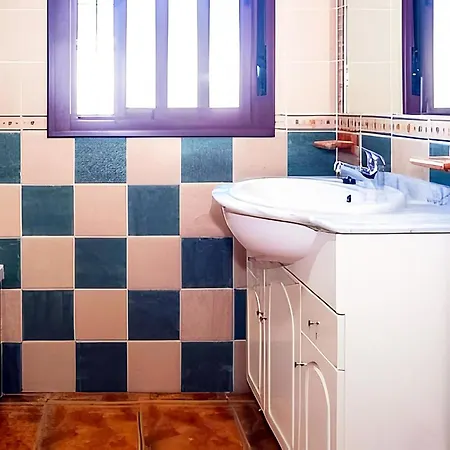 Villa Chalet Vacacional Con Piscina Y Jardin Privado En Conil De La Frontera, A 17 Min De La Playa - Es-180-12 *
